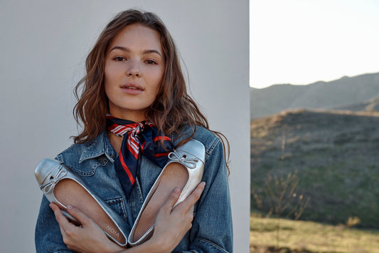 Lifestyle image for Klara Flat - Silver Leather