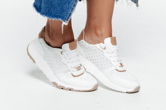 Lifestyle image for Los Angeles Sneaker - White/Tan